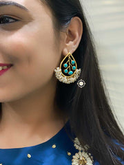 Dilkash Leaf Earring In Gold Tone