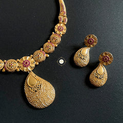 Muhurat Full Gold Paisley Necklace Set