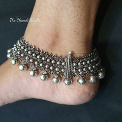 Showstopper Anklet With Detailed Rawa Work