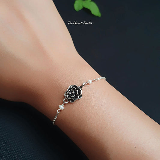 Dainty Flower Bracelet