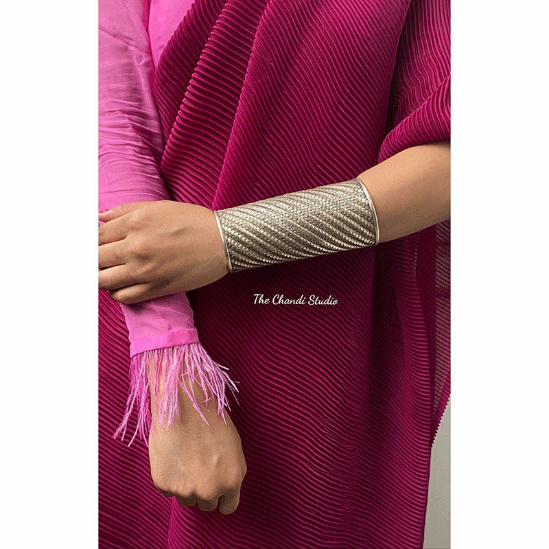 Nazaakat Handmade Shahi Chatai Cuff