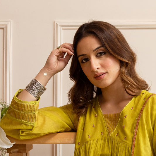 Nazaakat Chitai Hand Cuff (Piece)
