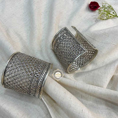 Shobhaa Jaal Work Cuff