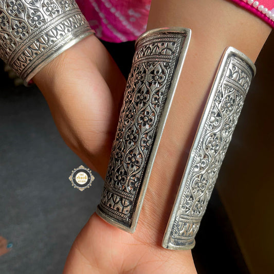 Nazaakat Utsav Chitai Hand Cuff