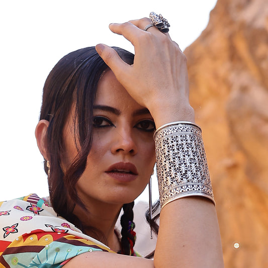 Nazaakat Utsav Chitai Hand Cuff