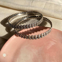 Silver Gleam Bangle (Piece)