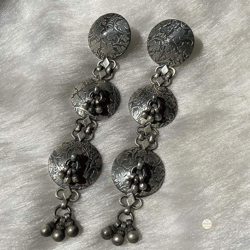 Noor Engraved Ghungroo Earring