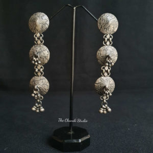 Noor Engraved Ghungroo Earring