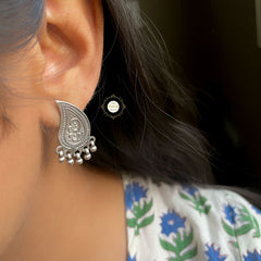 Lightweight Paisley Earring