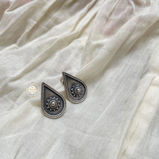 Sadabahar Tilak Studs