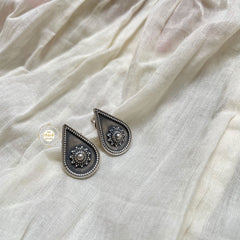 Sadabahar Tilak Studs