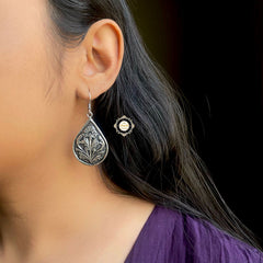 Nazaakat Chitai Earring