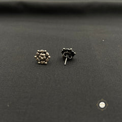 Minimalist Daisy Studs