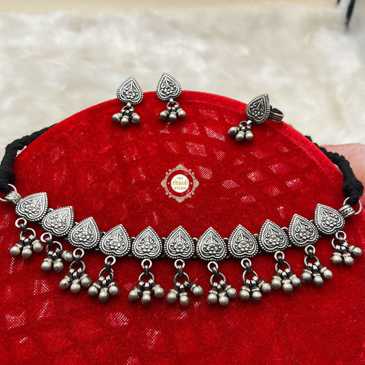 Noor Ghungroo Heart Choker