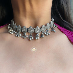 Noor Ghungroo Heart Choker