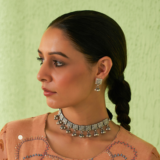 Noor Ghungroo Square Choker with Earring