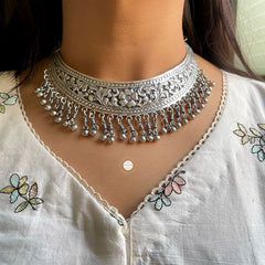 Nazaakat Chitai Chaand Thread Necklace