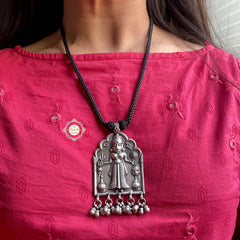 Jharokha Thread Necklace