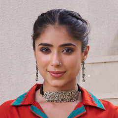 Nazaakat Chitai Flower Necklace
