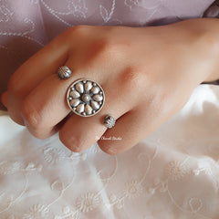 Dilkash Blossom Double Finger Ring