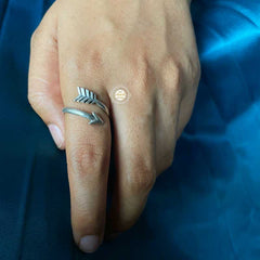 Memories On-Point Arrow Ring