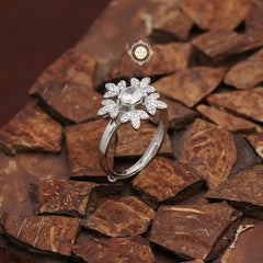 Sparkling Treasure Snow Flake Ring