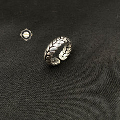 Unisex Fish Tail Band Ring Small