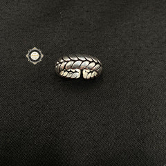 Unisex Fish Tail Band Ring Small