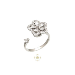 Sparkling Silver Classic Flower Ring