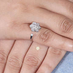 Sparkling Silver Classic Flower Ring