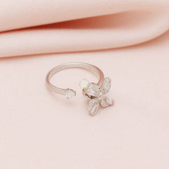 Sparkling Silver Classic Flower Ring