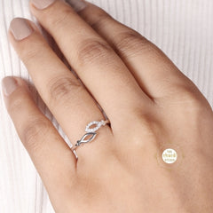 Sparkling Silver Leafy Ring