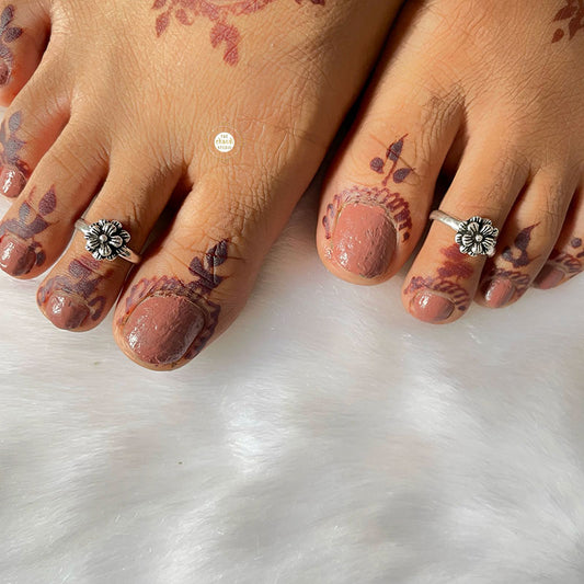 Mini Flower Sweetheart Toe Ring