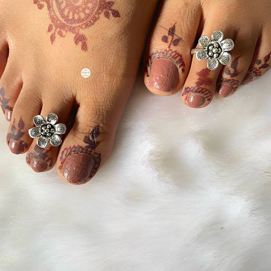 Antique Silver Flower Toe Ring