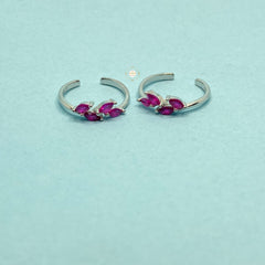 Sparkling Silver Shiny Stride Toe Ring
