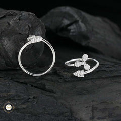 Sparkling Silver Silver Mist Toe Ring
