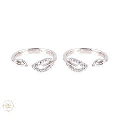 Sparkling Silver Twist Nail Band Toe Ring