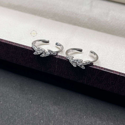 Sterling Silver Sparkling Leaf Toe Ring