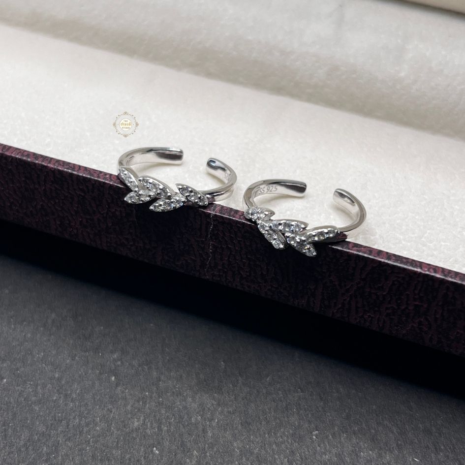 Sterling Silver Sparkling Leaf Toe Ring