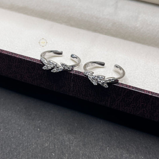Sterling Silver Sparkling Leaf Toe Ring