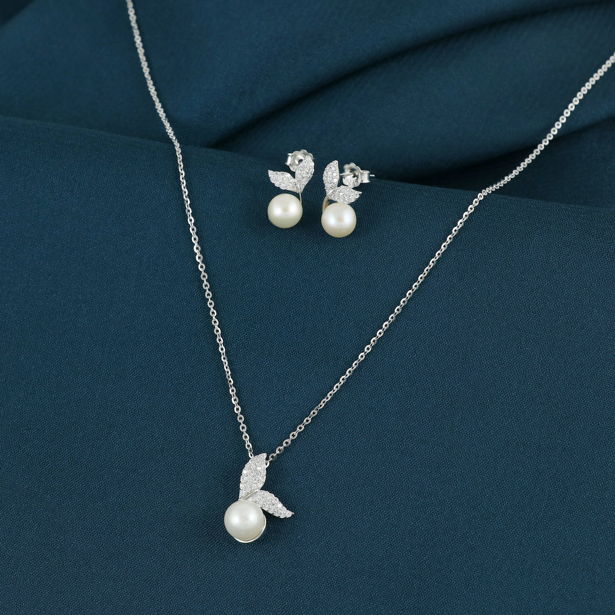 Sterling Silver Sparkling Silver Pearl Whisper Necklace Set