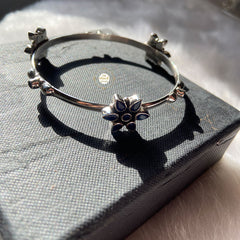 Floral Motif Stone Bangle