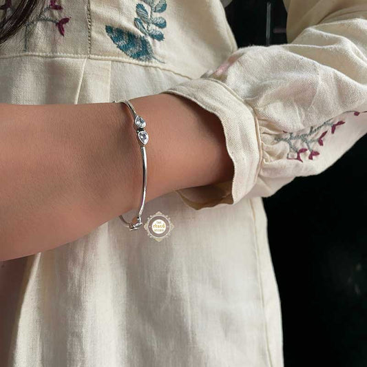 Dilkash Everyday Leaf Stone Bangle