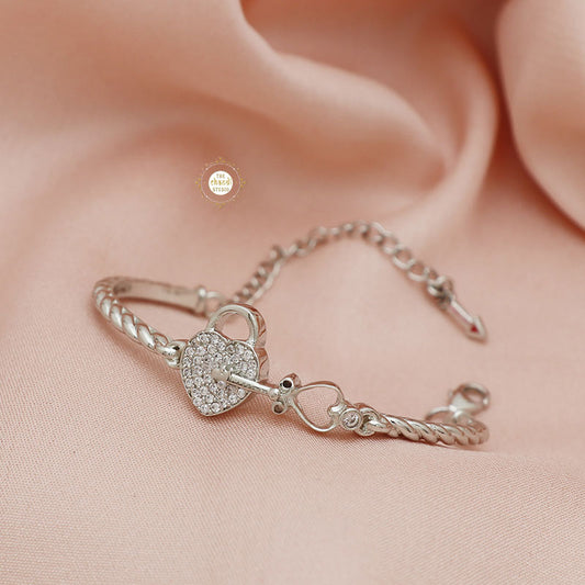 Sparkling Treasure Heart Adjustable Bracelet