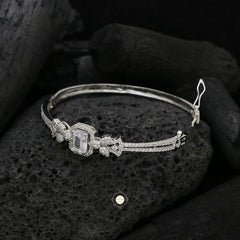 Sparkling Silver Openable Flaky Cuff