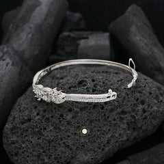 Sparkling Silver Openable Flaky Cuff