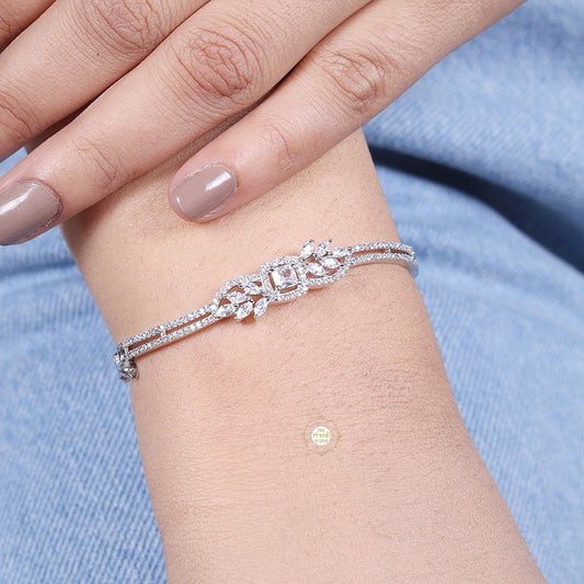 Sparkling Silver Openable Flaky Cuff