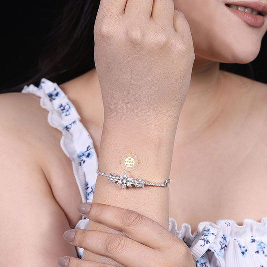 Sparkling Silver Openable Flaky Cuff