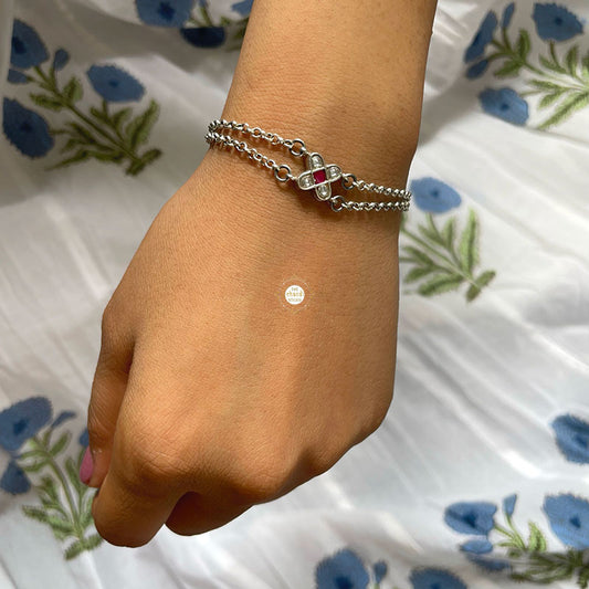 Minimal Kundan Floral Bracelet