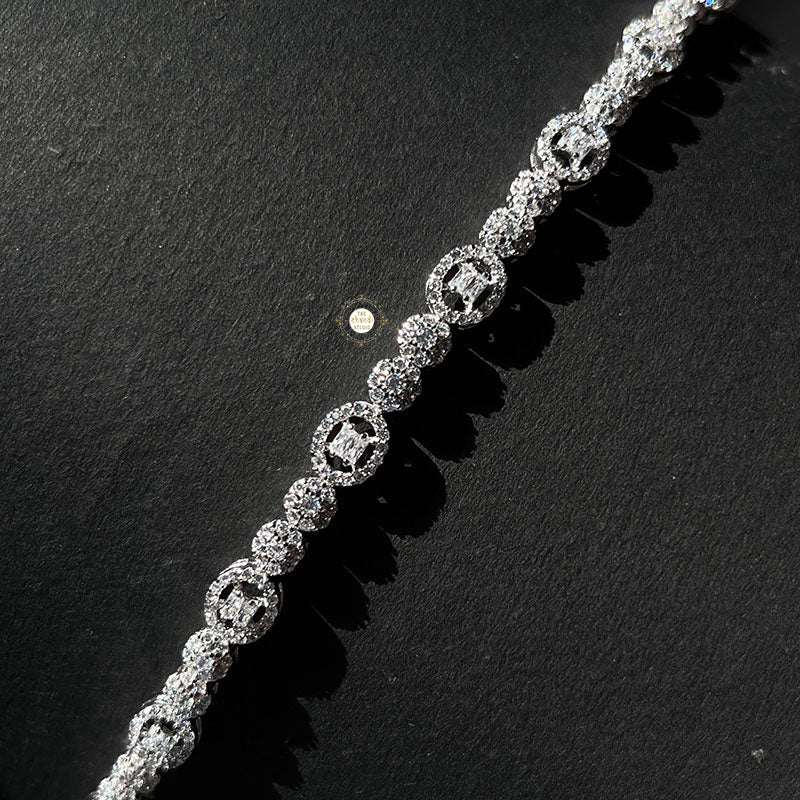 Sparkling Silver Circle Spark Bracelet